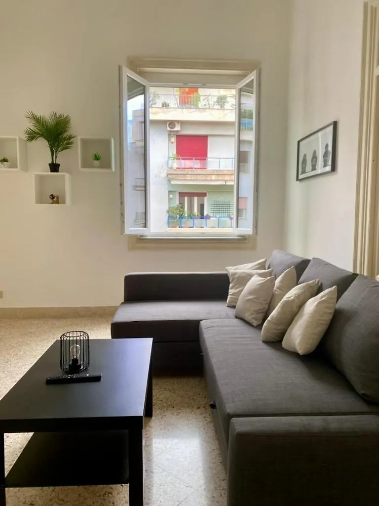 Urban Poet Retreat - Casa Di Vincenzo E Andrea 2 Apartamento Palermo Itália